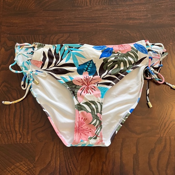 🌺 COCO REEF Engage Side Tie Bikini Bottom – Paradise Floral | Size Large - Picture 3 of 8